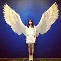 带天使翅膀的女生 相伴走过两年时光的人.