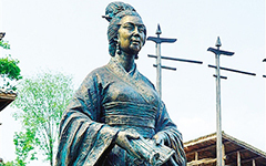 中国历史故事：巴寡妇清因何出名？巴寡妇清为何受到秦始皇的尊贵待遇？