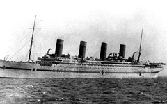 探险故事：泰坦尼克号船长“鬼屋”惊魂之谜