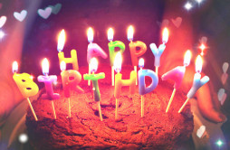 生日祝福语：简单的生日蛋糕祝福语 生日蛋糕图片加祝福语